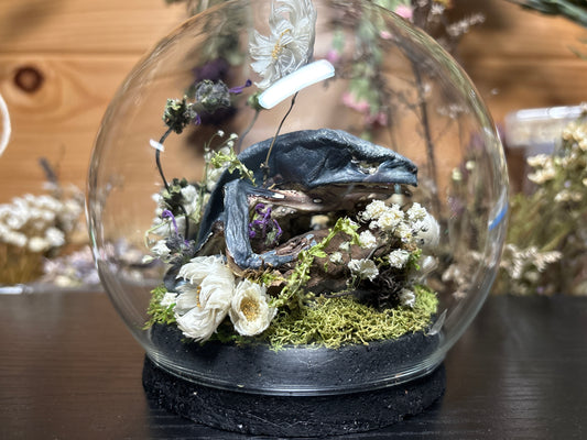 monkey tree frog globe cloche